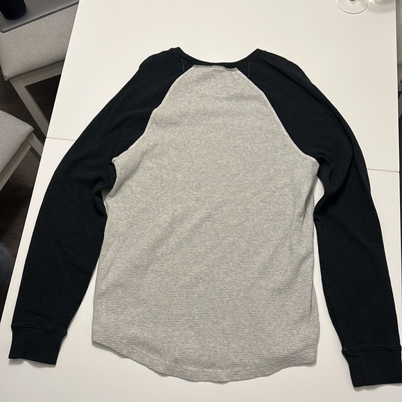 Grey and black baseball long sleeve - Picture 2 of 3